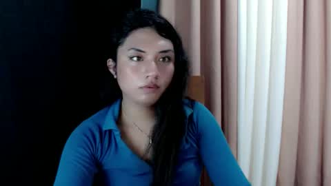 holly_maria69 online show from February 24, 2026, 5:11 pm