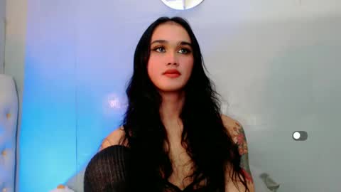 Snapshot of holly_sunshine69 chatting on January 31, 2025, 8:22 am Apple online show from January 31, 2025, 8:22 am