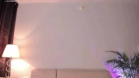 holly    online show from March 22, 2026, 6:50 am