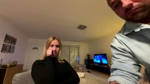 Snapshot of hollyandelon chatting on November 19, 2025, 12:21 am hollyandelon online show from November 19, 2025, 12:21 am