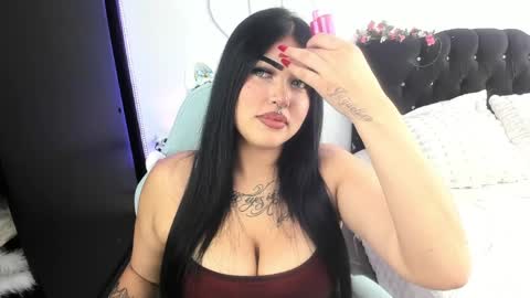 Holly online show from April 9, 2026, 6:46 pm