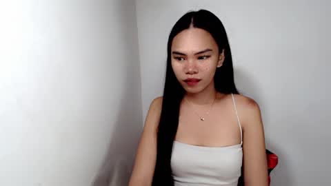 Snapshot of hollyhalo chatting on November 9, 2025, 8:12 am hollyhalo online show from November 9, 2025, 8:12 am