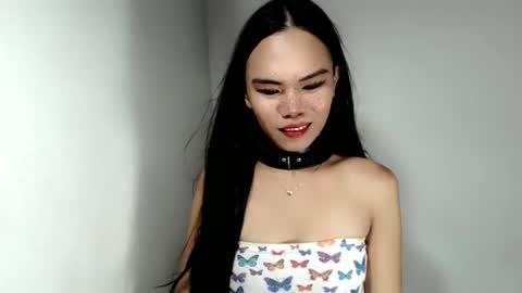 Snapshot of hollyhalo chatting on November 19, 2025, 10:32 pm hollyhalo online show from November 19, 2025, 10:32 pm