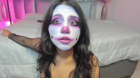 hollypeach_ online show from April 10, 2026, 8:02 pm