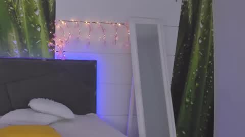 Snapshot of hollytaillor chatting on February 6, 2026, 1:36 pm HollyTaillor online show from February 6, 2026, 1:36 pm