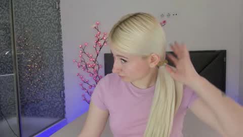 Snapshot of hollytaillor chatting on March 15, 2026, 1:06 pm HollyTaillor online show from March 15, 2026, 1:06 pm