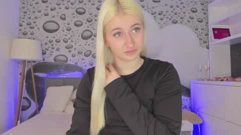 Snapshot of hollytaillor chatting on March 28, 2026, 1:43 pm HollyTaillor online show from March 28, 2026, 1:43 pm