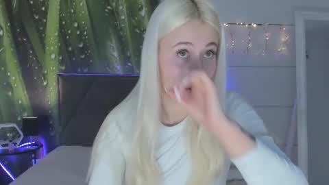 Snapshot of hollytaillor chatting on March 30, 2026, 5:41 am HollyTaillor online show from March 30, 2026, 5:41 am