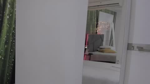 Snapshot of hollytaillor chatting on April 2, 2026, 5:38 am HollyTaillor online show from April 2, 2026, 5:38 am