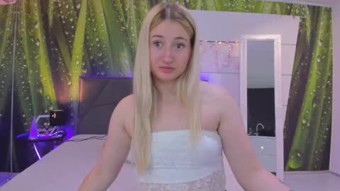 HollyTaillor online show from June 1, 2026, 5:31 am