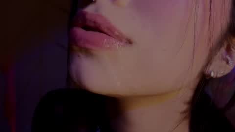 Snapshot of hollyxx_ chatting on February 10, 2026, 1:21 am holly online show from February 10, 2026, 1:21 am