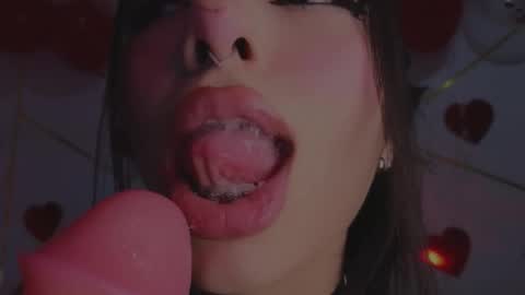 Snapshot of hollyxx_ chatting on February 16, 2026, 4:36 pm holly online show from February 16, 2026, 4:36 pm