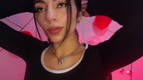 holly online show from March 26, 2026, 12:44 pm