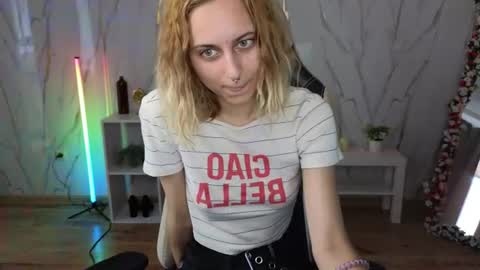 Polly online show from July 19, 2026, 3:54 am