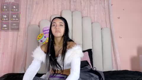 Snapshot of hollyyqueen_ chatting on May 23, 2026, 7:18 pm Hollyy online show from May 23, 2026, 7:18 pm