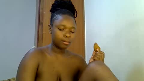 holy_ebony online show from May 24, 2026, 5:40 pm