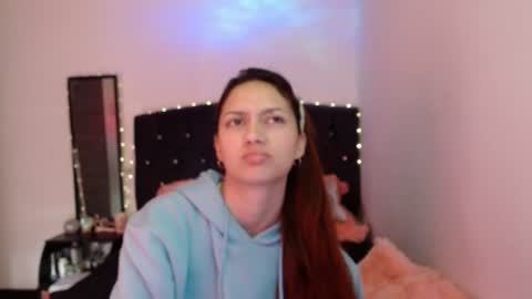 holy_julii online show from July 26, 2026, 4:58 pm