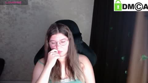 Snapshot of holy_michela chatting on September 26, 2025, 5:44 am Welcome guys Pleasure to see you all here My name is MichaelaTip menu is active Private is open online show from September 26, 2025, 5:44 am
