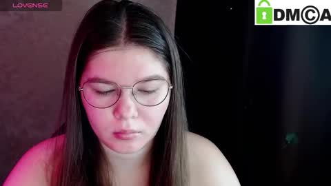 Snapshot of holy_michela chatting on November 3, 2025, 6:03 am Welcome guys Pleasure to see you all here My name is MichaelaTip menu is active Private is open online show from November 3, 2025, 6:03 am