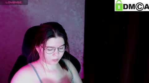 Snapshot of holy_michela chatting on November 6, 2025, 8:04 am Welcome guys Pleasure to see you all here My name is MichaelaTip menu is active Private is open online show from November 6, 2025, 8:04 am