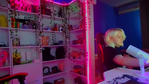 holy_mistresss online show from October 22, 2025, 10:15 am