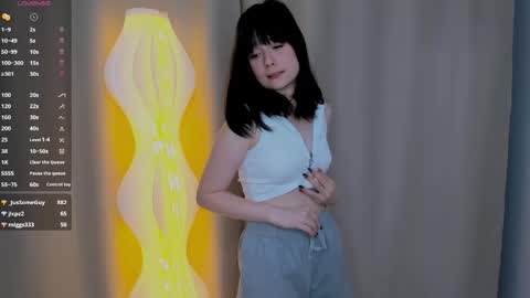 May online show from September 24, 2025, 7:28 pm