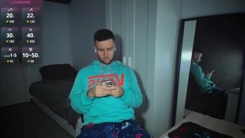 Snapshot of honestandrew chatting on February 26, 2025, 6:04 am Andrew online show from February 26, 2025, 6:04 am