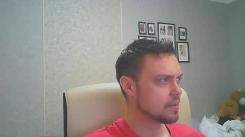 Snapshot of honesttojoy chatting on December 31, 2024, 10:58 am Henry online show from December 31, 2024, 10:58 am