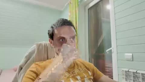 Snapshot of honesttojoy chatting on October 4, 2025, 6:28 pm Henry online show from October 4, 2025, 6:28 pm