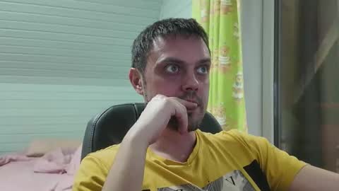 Snapshot of honesttojoy chatting on November 8, 2025, 6:40 pm Henry online show from November 8, 2025, 6:40 pm