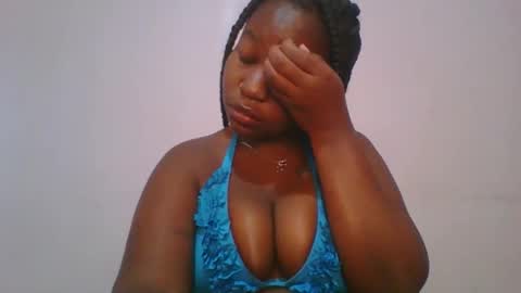 honey_beb online show from October 27, 2025, 5:44 am