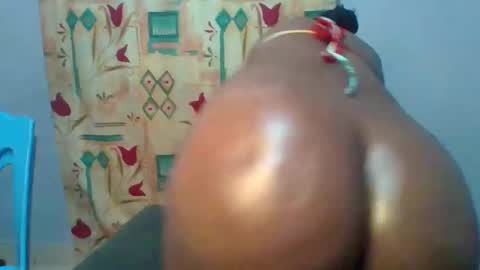 honey_beb online show from May 9, 2026, 9:20 pm