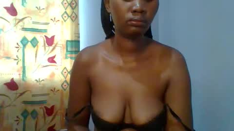 honey_beb online show from May 13, 2026, 8:55 am