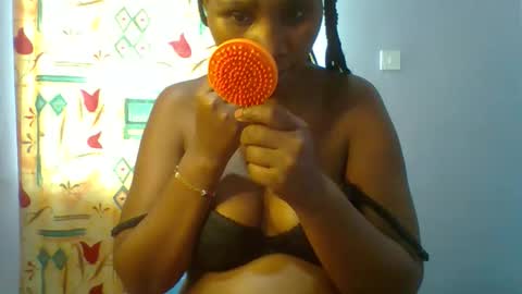 honey_beb online show from May 17, 2026, 11:28 am