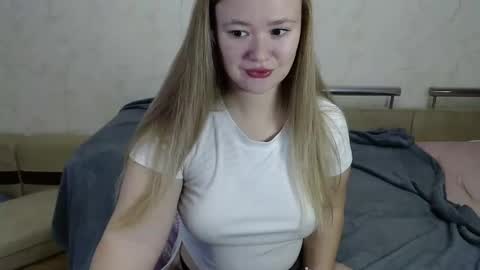 Snapshot of honey_caramelle chatting on December 2, 2024, 12:40 pm honey_caramelle online show from December 2, 2024, 12:40 pm