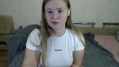 Snapshot of honey_caramelle chatting on December 12, 2024, 8:21 pm honey_caramelle online show from December 12, 2024, 8:21 pm