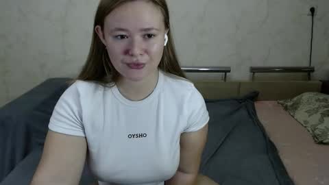 Snapshot of honey_caramelle chatting on December 15, 2024, 4:59 pm honey_caramelle online show from December 15, 2024, 4:59 pm