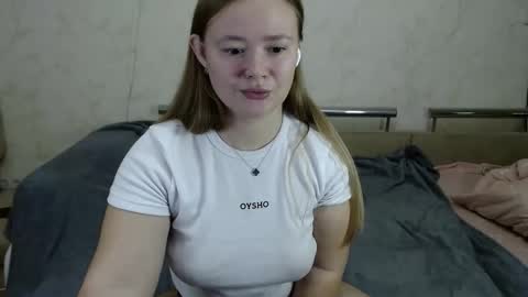 Snapshot of honey_caramelle chatting on December 15, 2024, 8:25 pm honey_caramelle online show from December 15, 2024, 8:25 pm