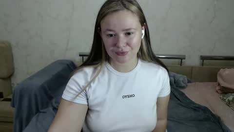 Snapshot of honey_caramelle chatting on December 19, 2024, 12:34 am honey_caramelle online show from December 19, 2024, 12:34 am