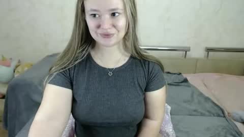 Snapshot of honey_caramelle chatting on January 18, 2025, 7:37 pm honey_caramelle online show from January 18, 2025, 7:37 pm