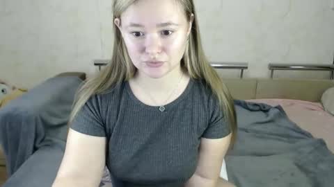 Snapshot of honey_caramelle chatting on February 2, 2025, 2:02 pm honey_caramelle online show from February 2, 2025, 2:02 pm