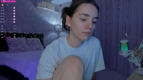 Snapshot of honey_chantal chatting on November 21, 2025, 5:22 pm Chantal online show from November 21, 2025, 5:22 pm