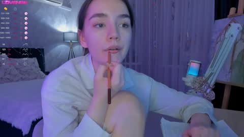 Snapshot of honey_chantal chatting on November 25, 2025, 5:13 pm Chantal online show from November 25, 2025, 5:13 pm