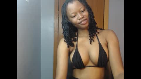 Snapshot of honey_juicydoll chatting on November 5, 2025, 6:57 am Sonia online show from November 5, 2025, 6:57 am