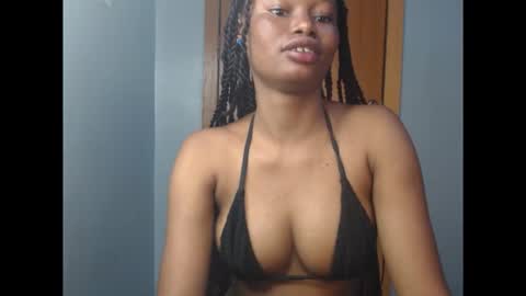 Snapshot of honey_juicydoll chatting on November 15, 2025, 7:27 am Sonia online show from November 15, 2025, 7:27 am