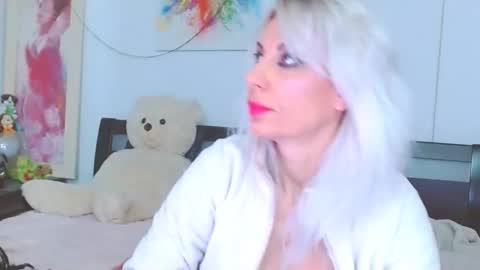 honey_lara online show from February 22, 2026, 7:56 pm