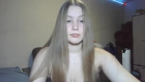 Snapshot of honey_lolaaa chatting on October 27, 2025, 11:47 am honey_lolaaa online show from October 27, 2025, 11:47 am