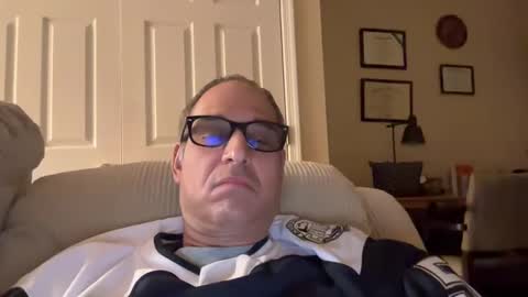 honey_man14 online show from December 10, 2024, 4:24 am