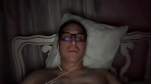 honey_man14 online show from December 12, 2024, 1:21 am