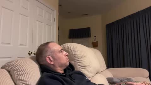 honey_man14 online show from February 28, 2025, 6:21 am